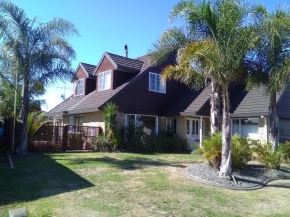  Royal Palms Papamoa Bed & Breakfast  Папамоа